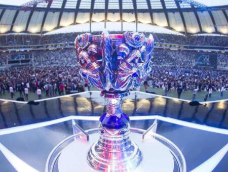 在经过了第一阶段的BO1单轮循环赛之后，LEC将开始第二阶段的小组赛，由8支队伍进行 BO3双败淘汰赛