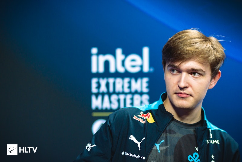 炸金花别为一把牌赌（炸金花莫为一手牌孤注一掷）